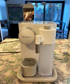Cafetera Nespresso Lattisima