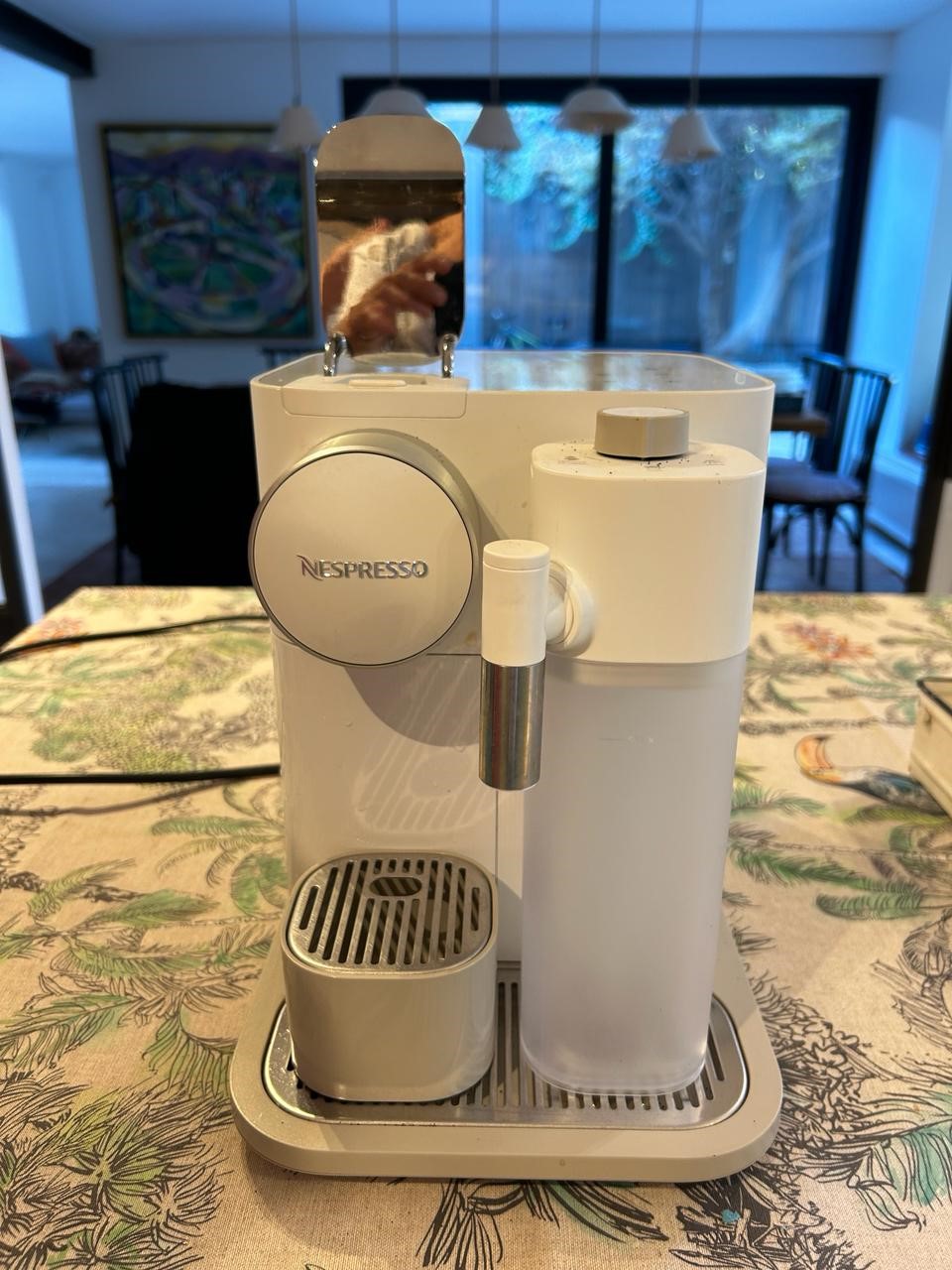 Cafetera Nespresso Lattisima
