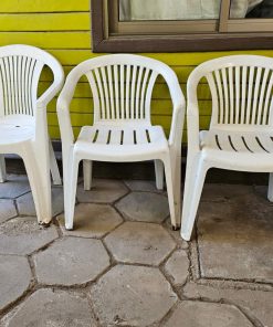 Set 3 sillas blancas plastica