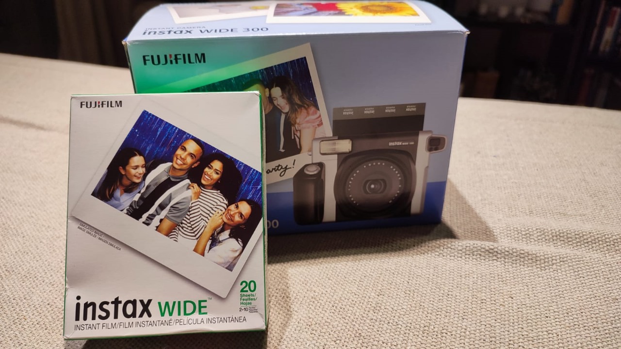 Cámara instantánea Instax Wide 300