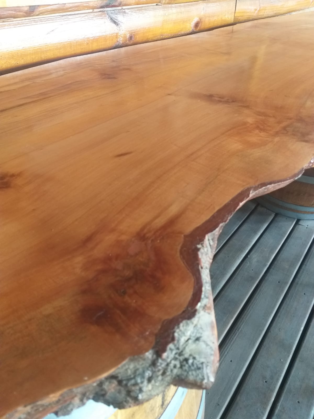 Mesón rustico con barriles - Imagen 3