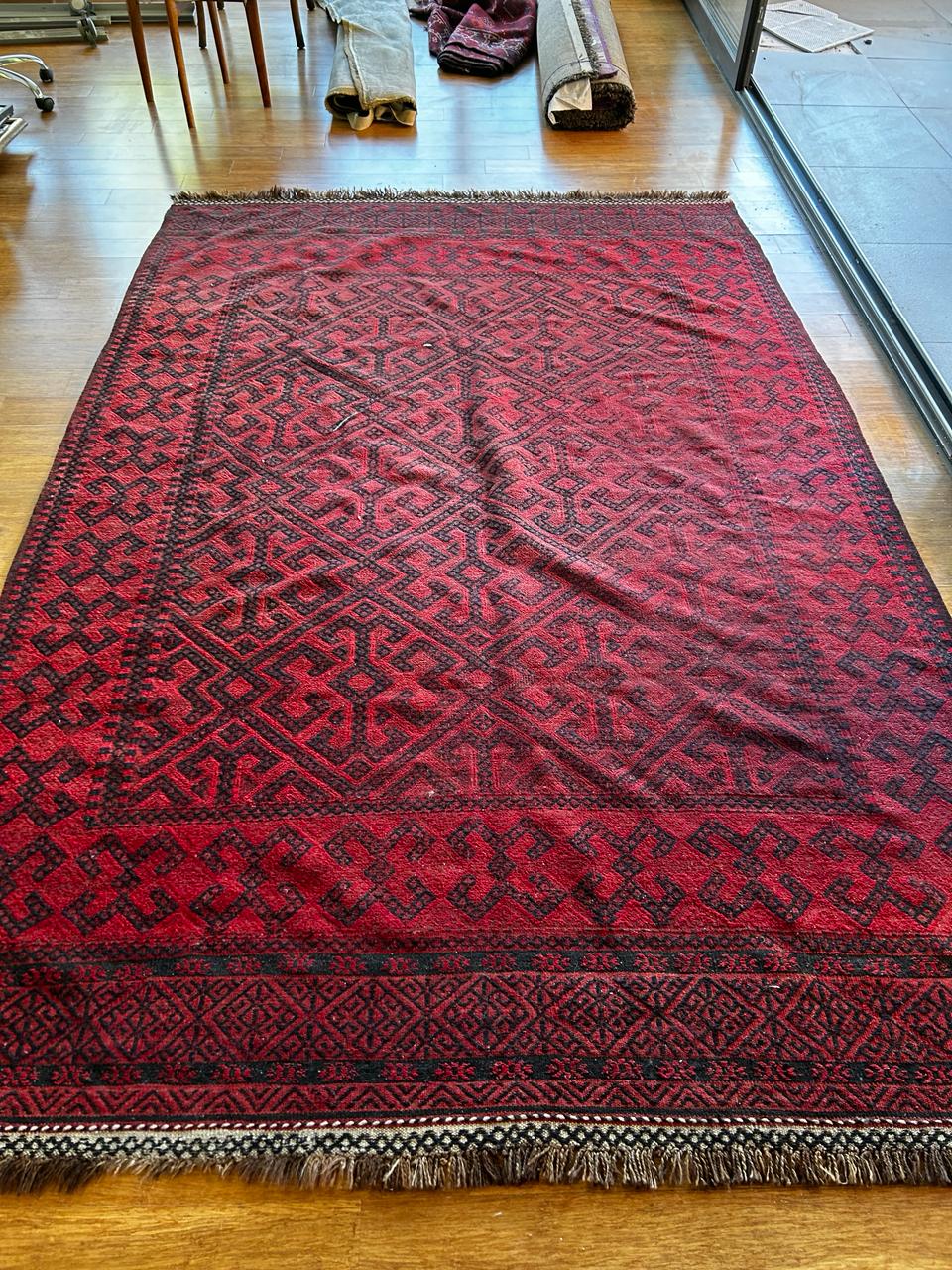 Alfombra lana rojo y burdeo