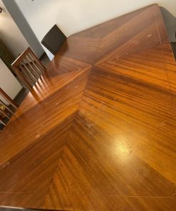 Mesa de comedor con Marquetería