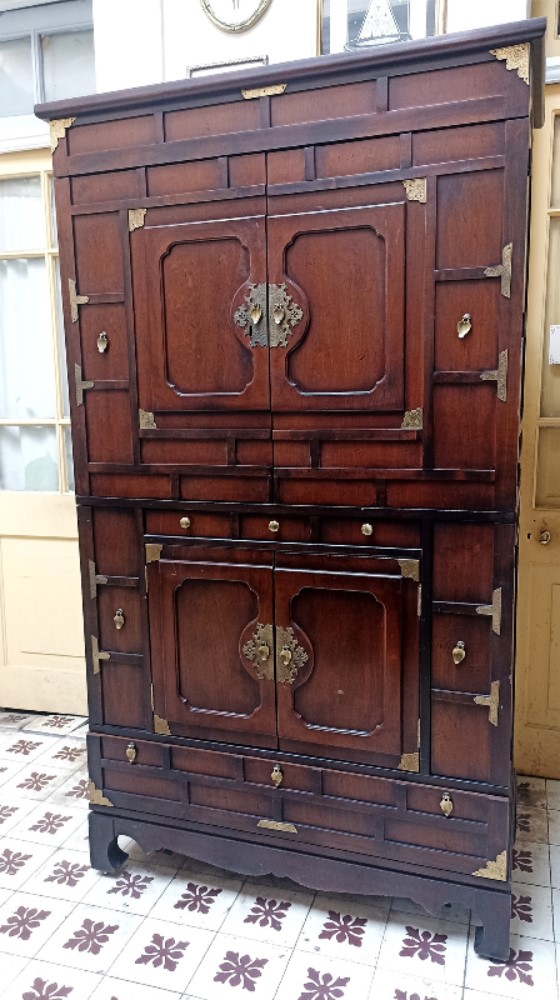 Gabinete bar estilo oriental Habersham