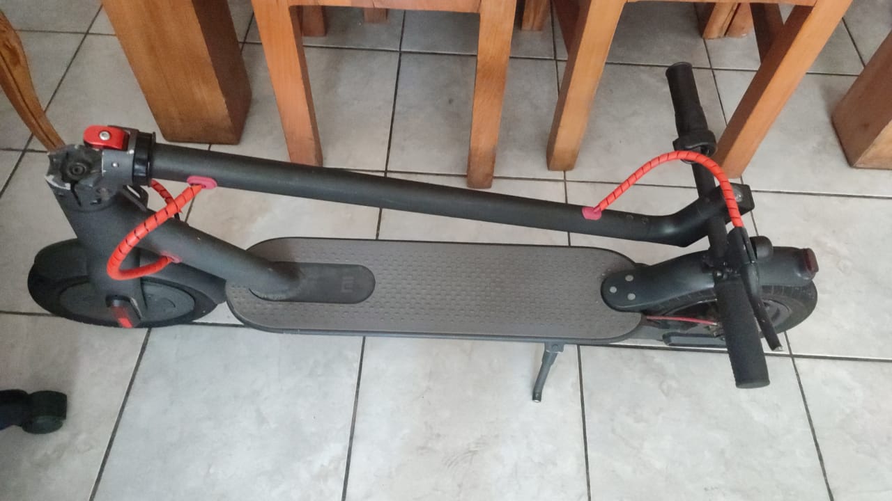 Scooter Xiaomi M365 negro - Imagen 3