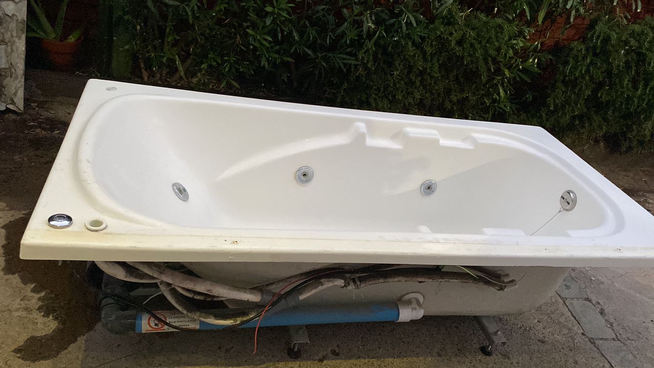 Tina de hidromasaje + shower