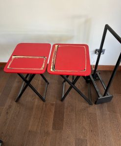 Par de mesas plegables con apoyo