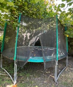 Cama elástica con red lateral