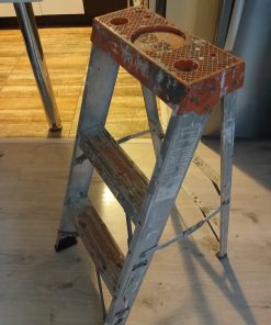 Escalera de metal plegable