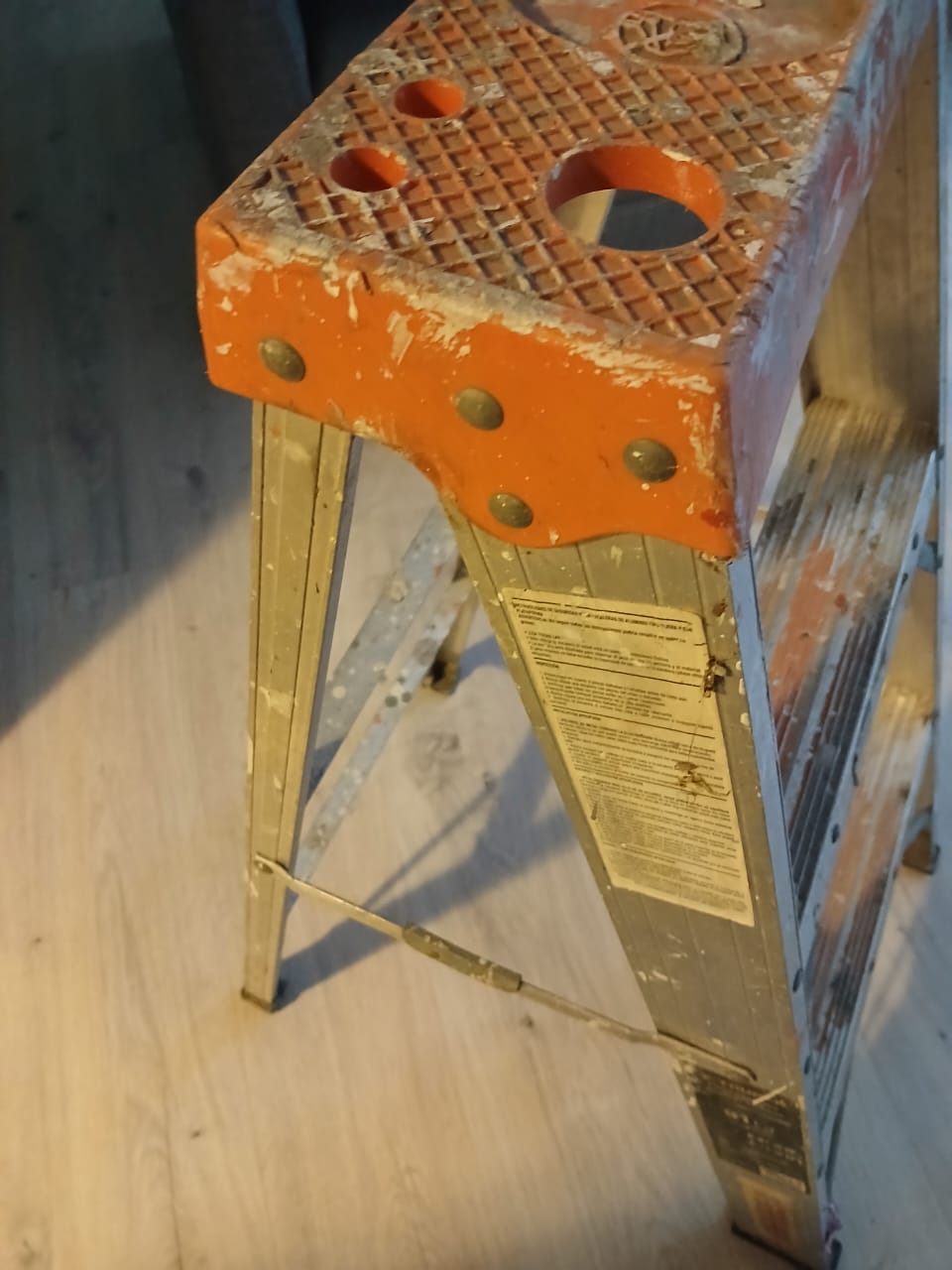 Escalera de metal plegable - Imagen 3