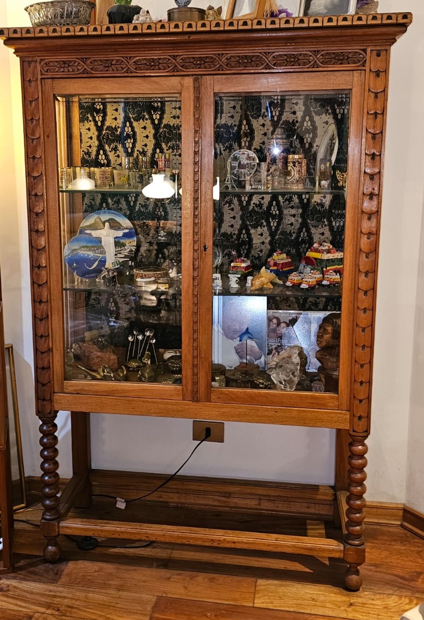 Vitrina antigua 2 puertas
