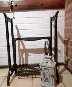 Pie de máquina de coser Elgin