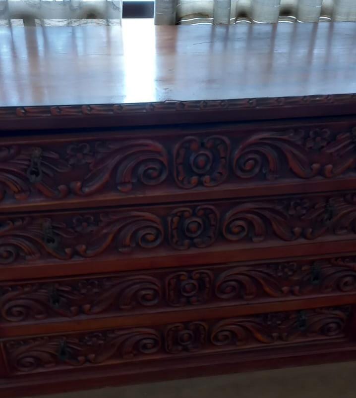 Cómoda madera tallada 4 cajones - Imagen 3