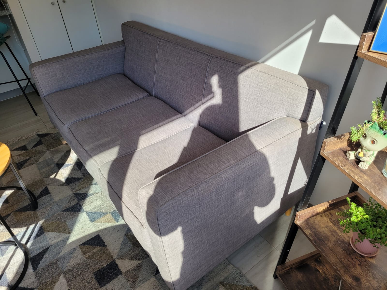 Sofá 3 cuerpos gris - Imagen 2