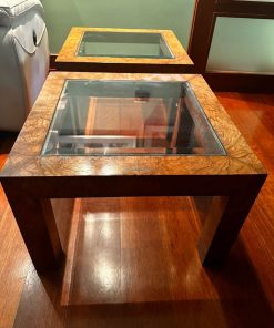 Par de mesas laterales