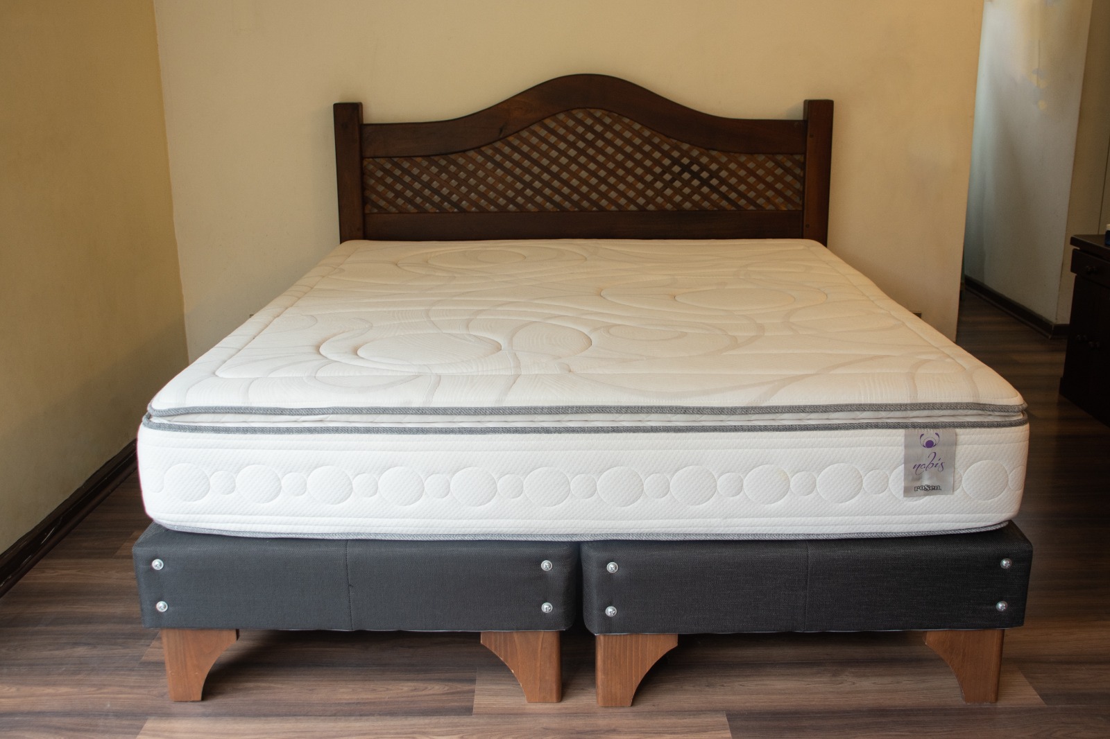 Cama King plazas Rosen Nabis
