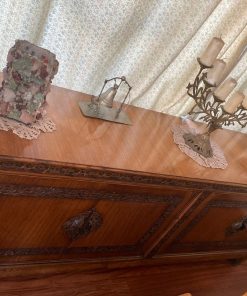 Buffet oriental tallada