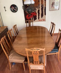 Juego comedor oriental tallado con 8 sillas