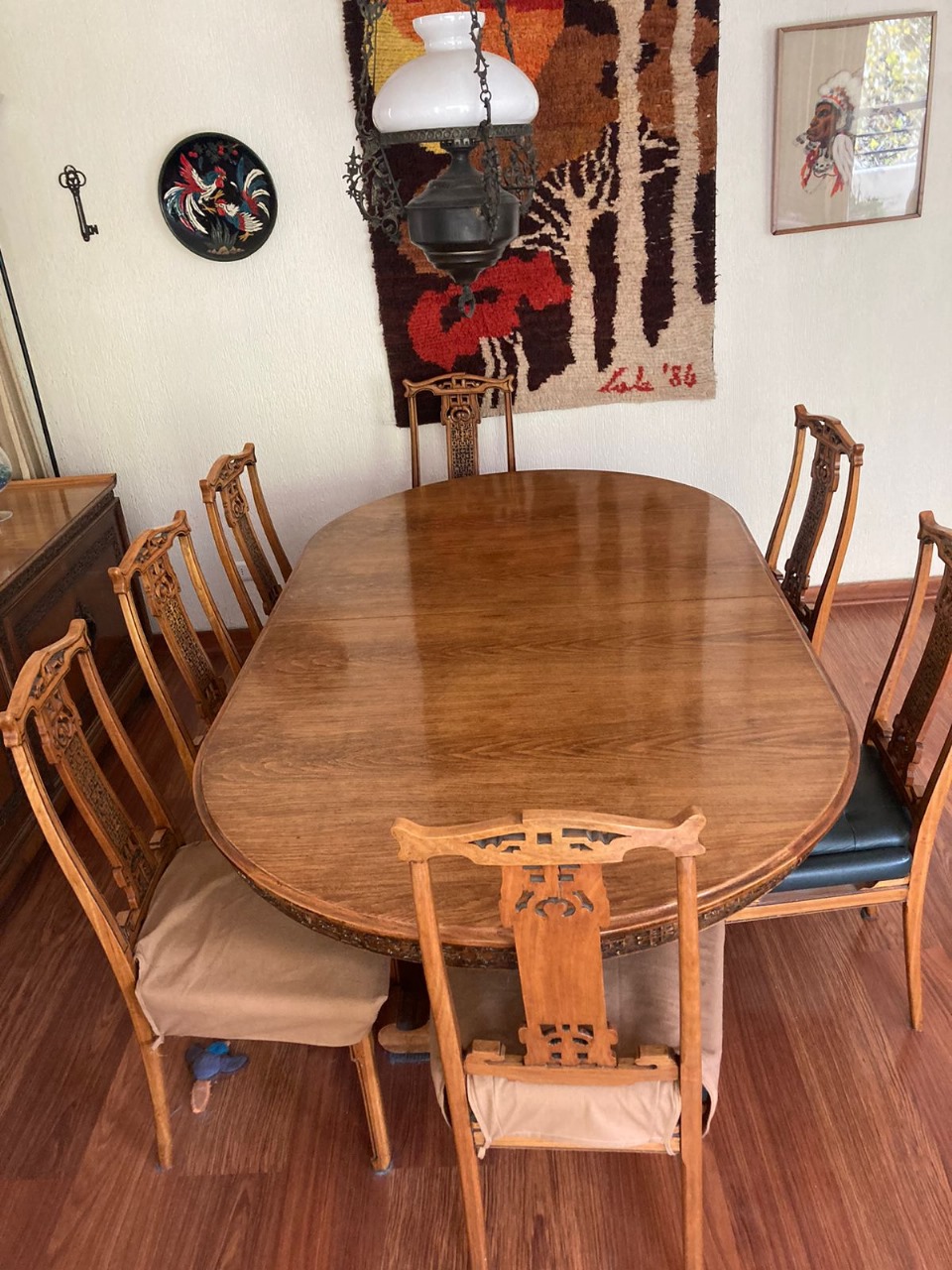 Juego comedor oriental tallado con 8 sillas