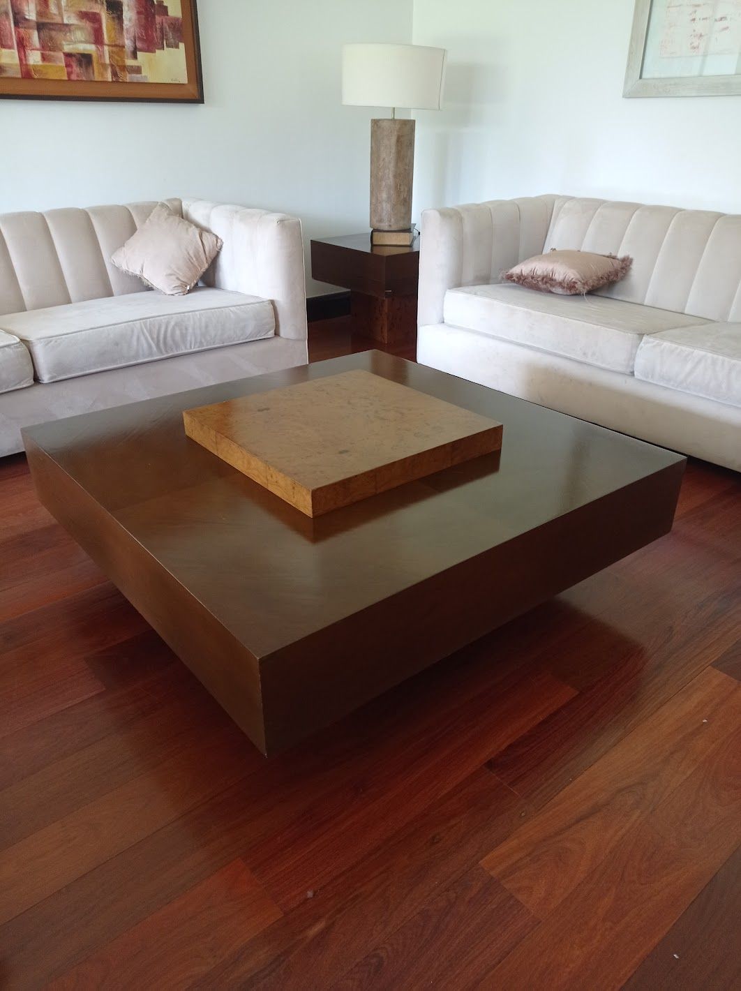 Mesa de centro hecha por Ferrari muebles