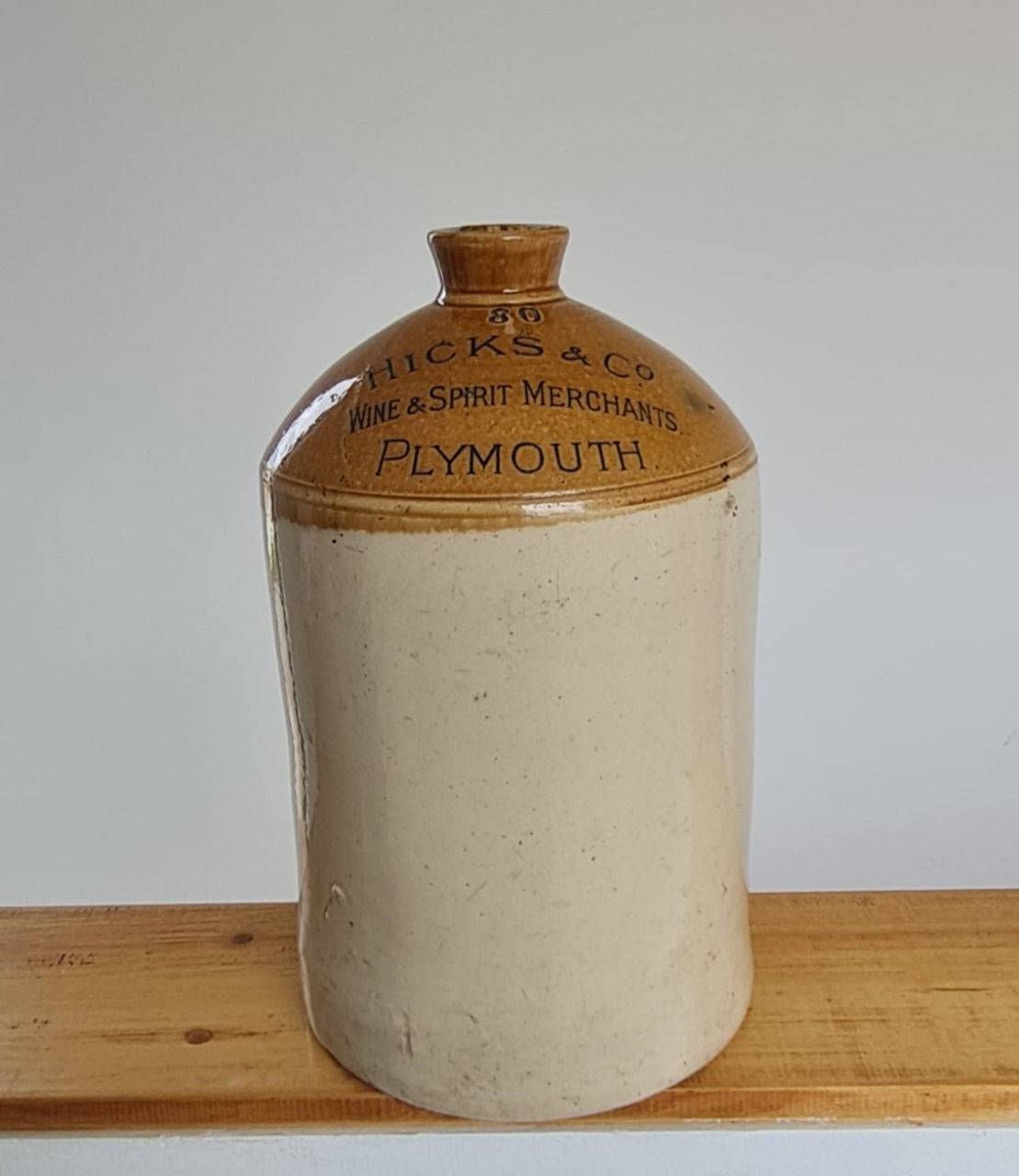 Antigua jarra de licores