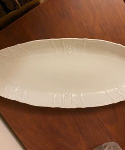 Fuente loza con relieve