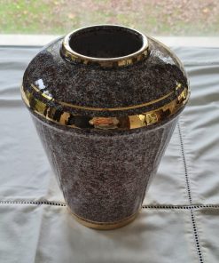 Florero cerámica café y dorado