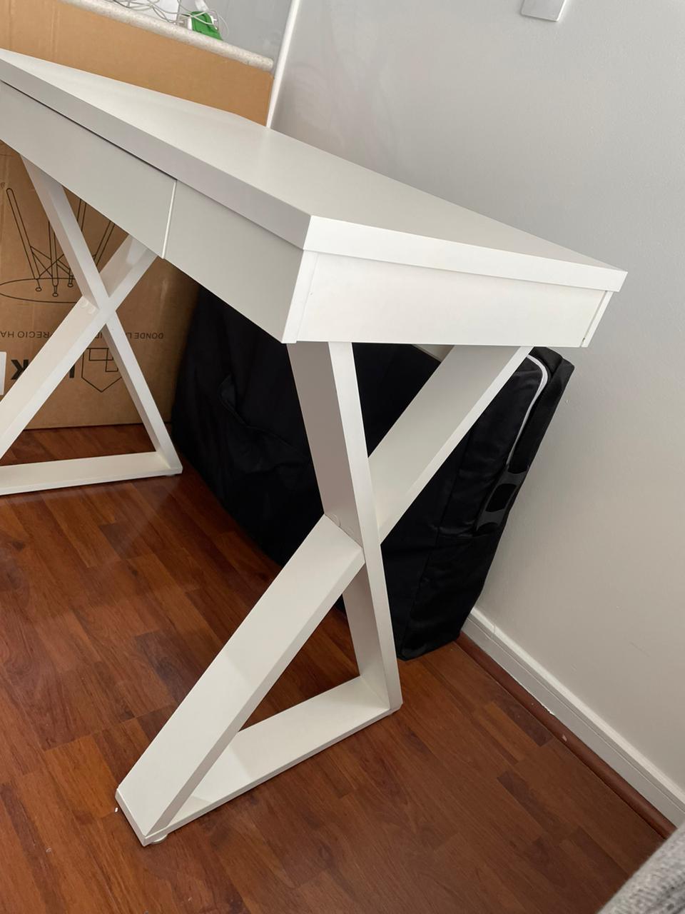 Escritorio blanco - Imagen 3