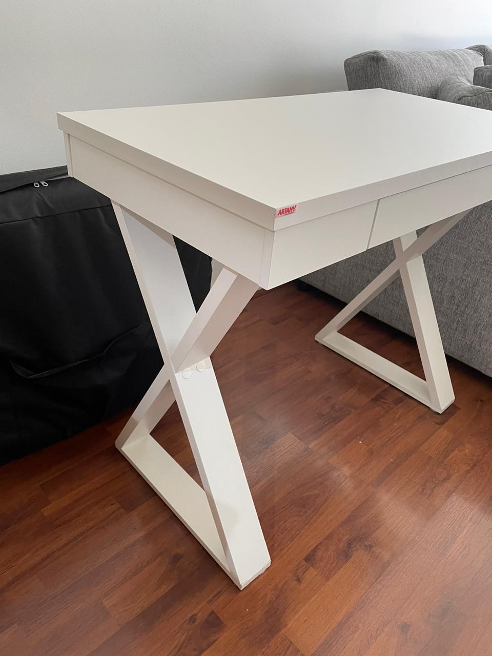 Escritorio blanco - Imagen 4