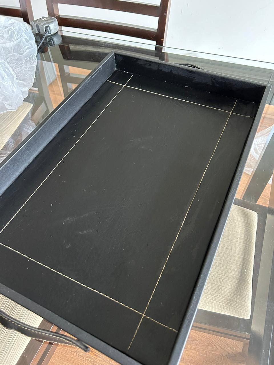 Bandeja desayuno cuerina negra - Imagen 2