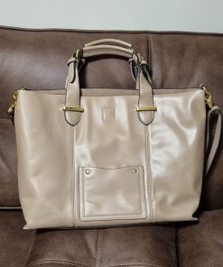 Cartera beige y dorado