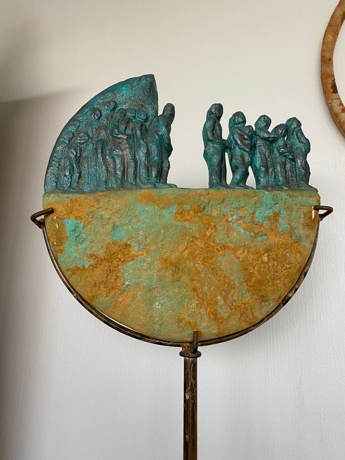 Escultura figura de pie - Imagen 3