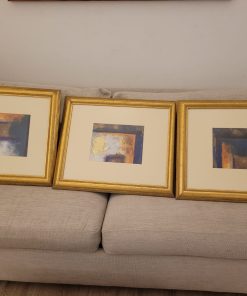 Trio cuadros marco dorado