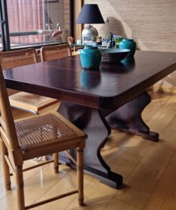 Mesa de comedor maciza