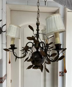 Lámpara de techo con lágrimas y hojas forjadas 