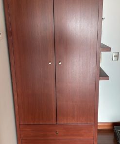 Closet 2 puertas con perchero