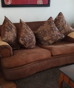 Sofá 2 cuerpos café moro