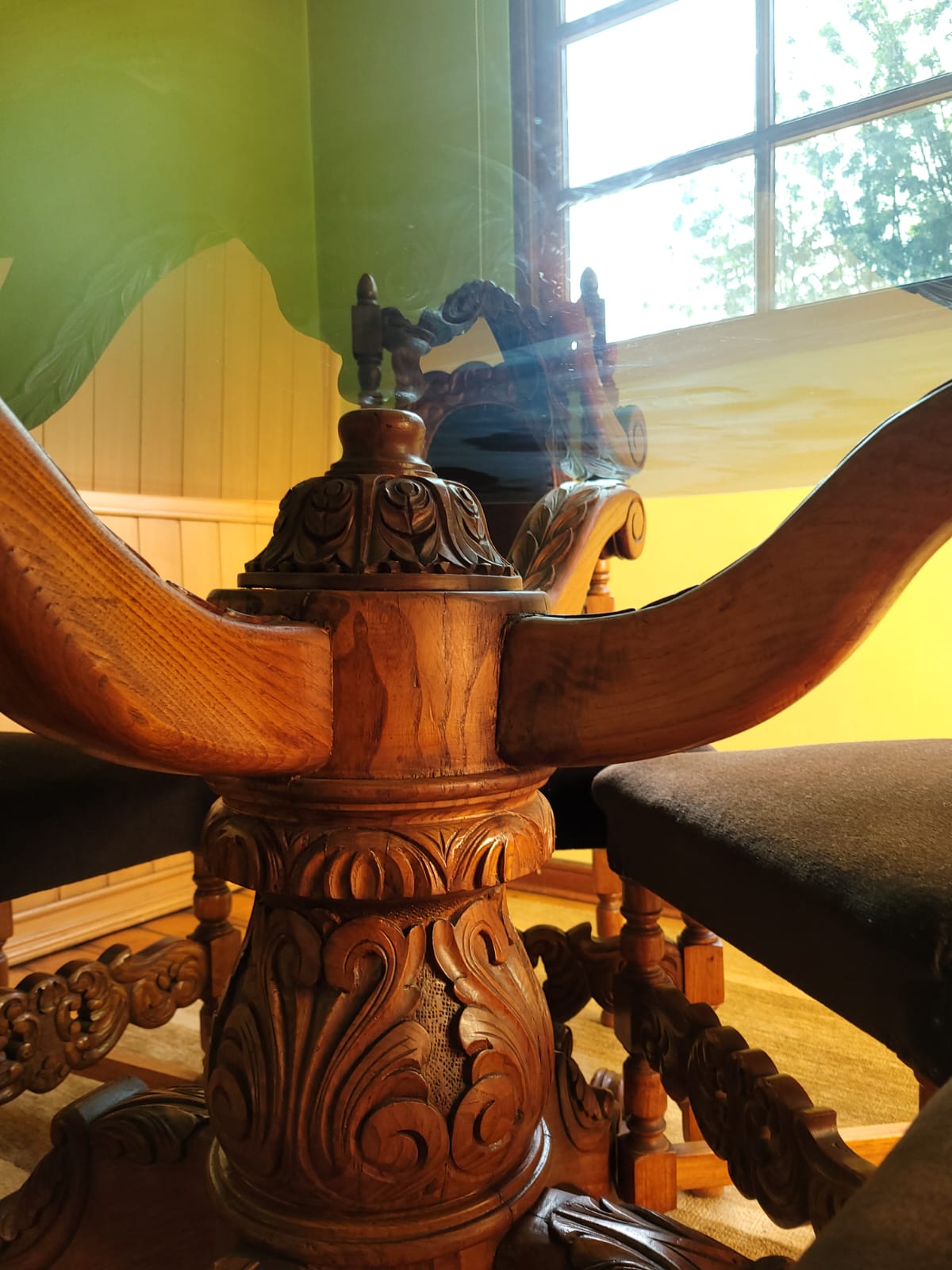 Juego de comedor de madera tallada con 6 sillas - Imagen 2