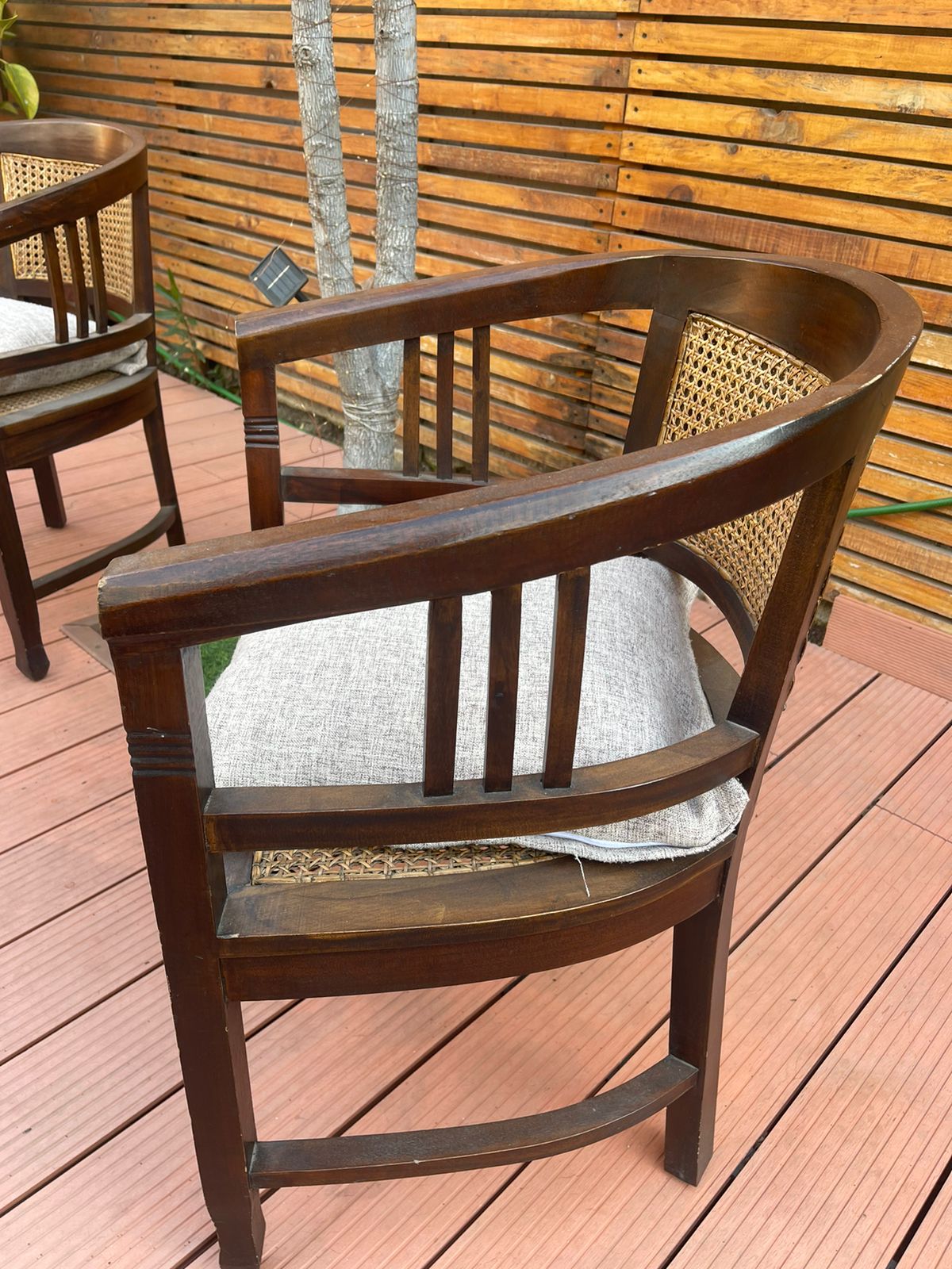 Par de sitiales enjuncados coloniales - Imagen 3