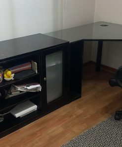 Mueble con escritorio y silla