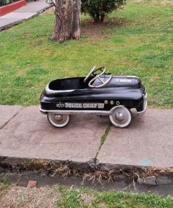 Auto antiguo de latón