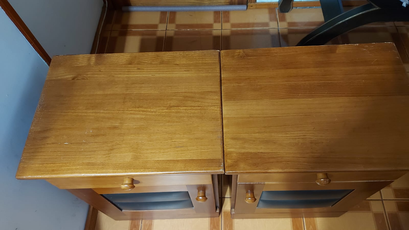 Par de veladores de madera - Imagen 7