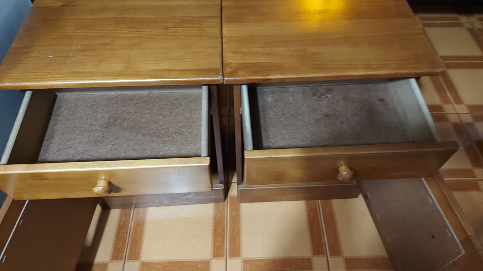 Par de veladores de madera - Imagen 5