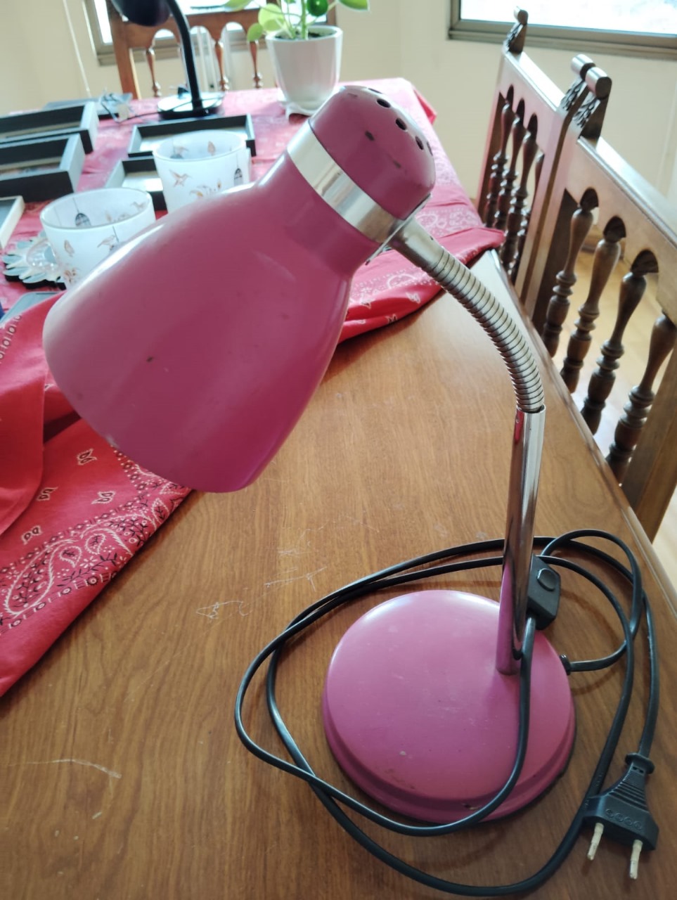 Lámpara de escritorio fucsia