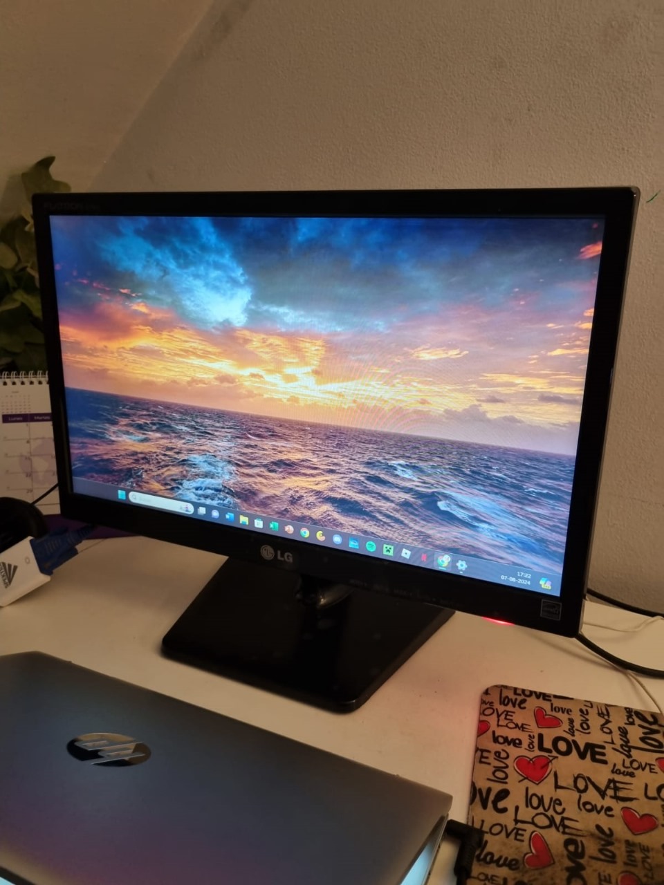 Monitor LG 19”