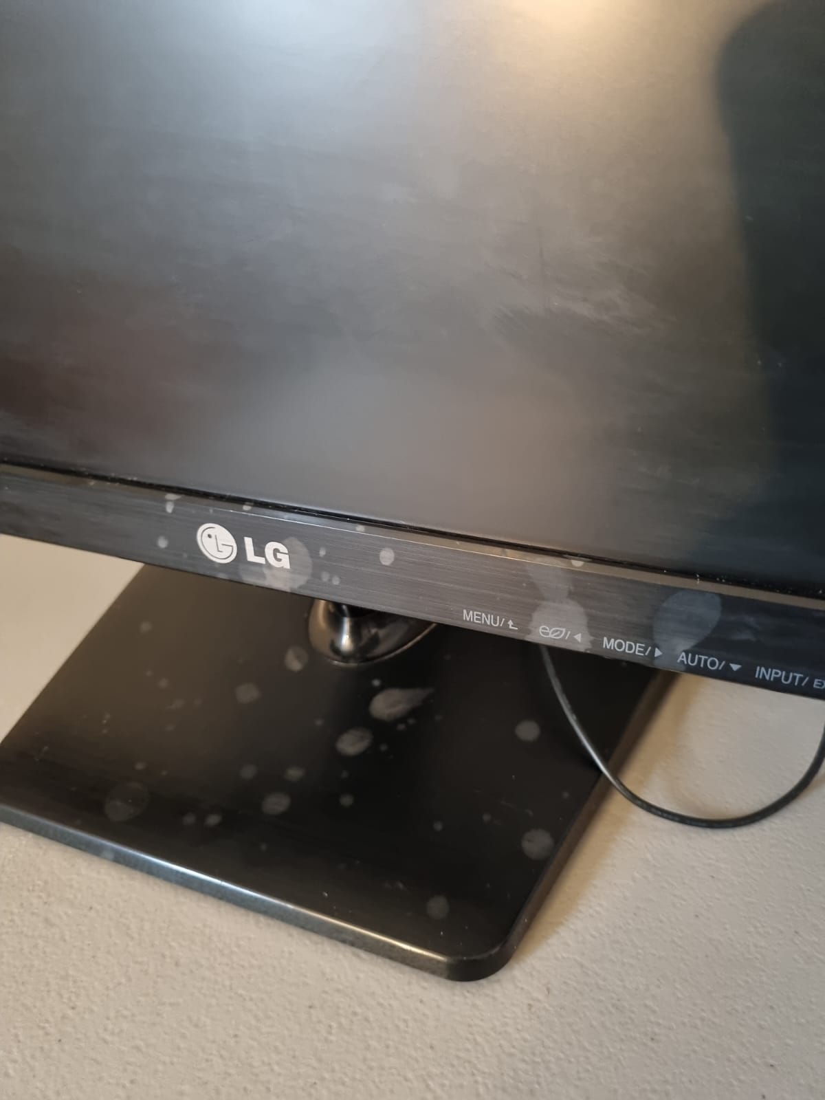 Monitor LG 19” - Imagen 2