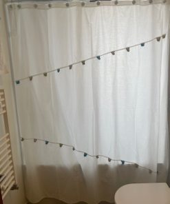 Cortina de baño blanca