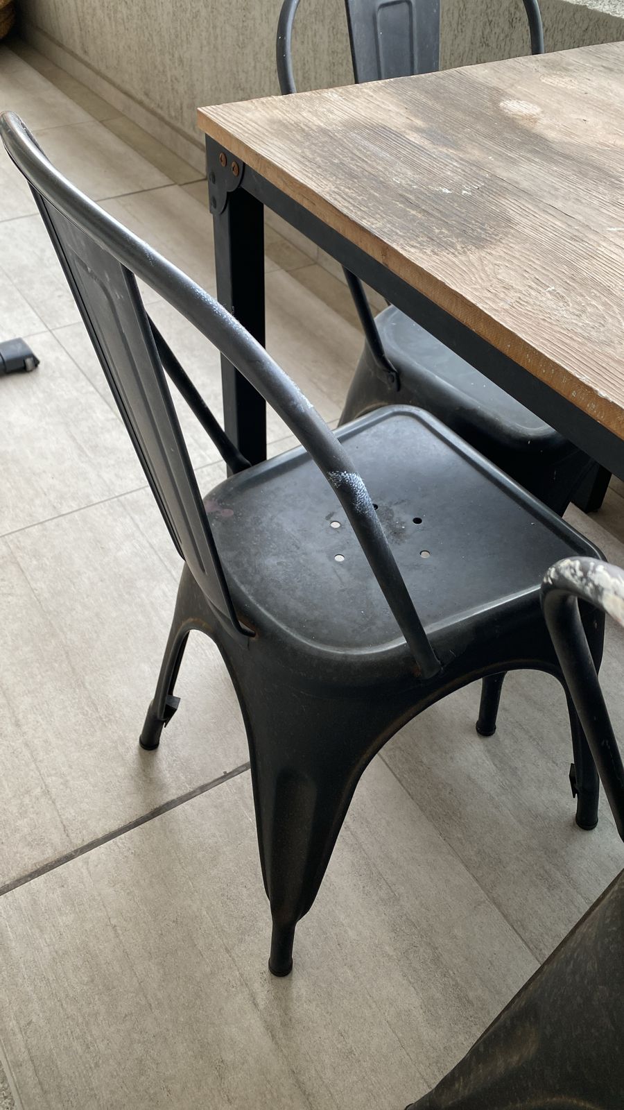Juego comedor mesa con 4 sillas tolix - Imagen 5