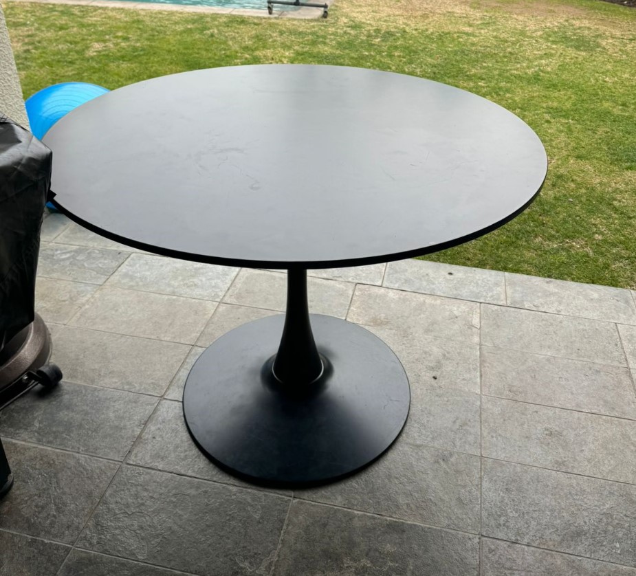 Mesa comedor redonda negra