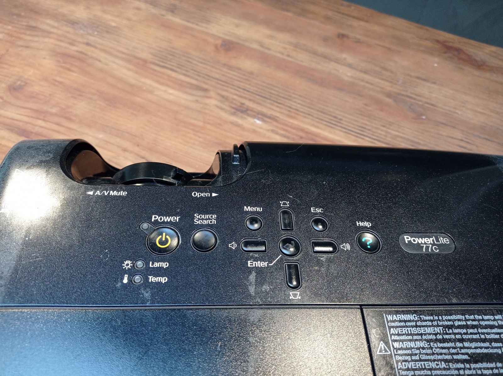 Proyector Epson PowerLite 77c - Imagen 3